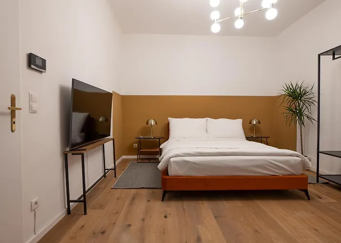 Stylish Central 1-Bedroom Apartment With A Terrace